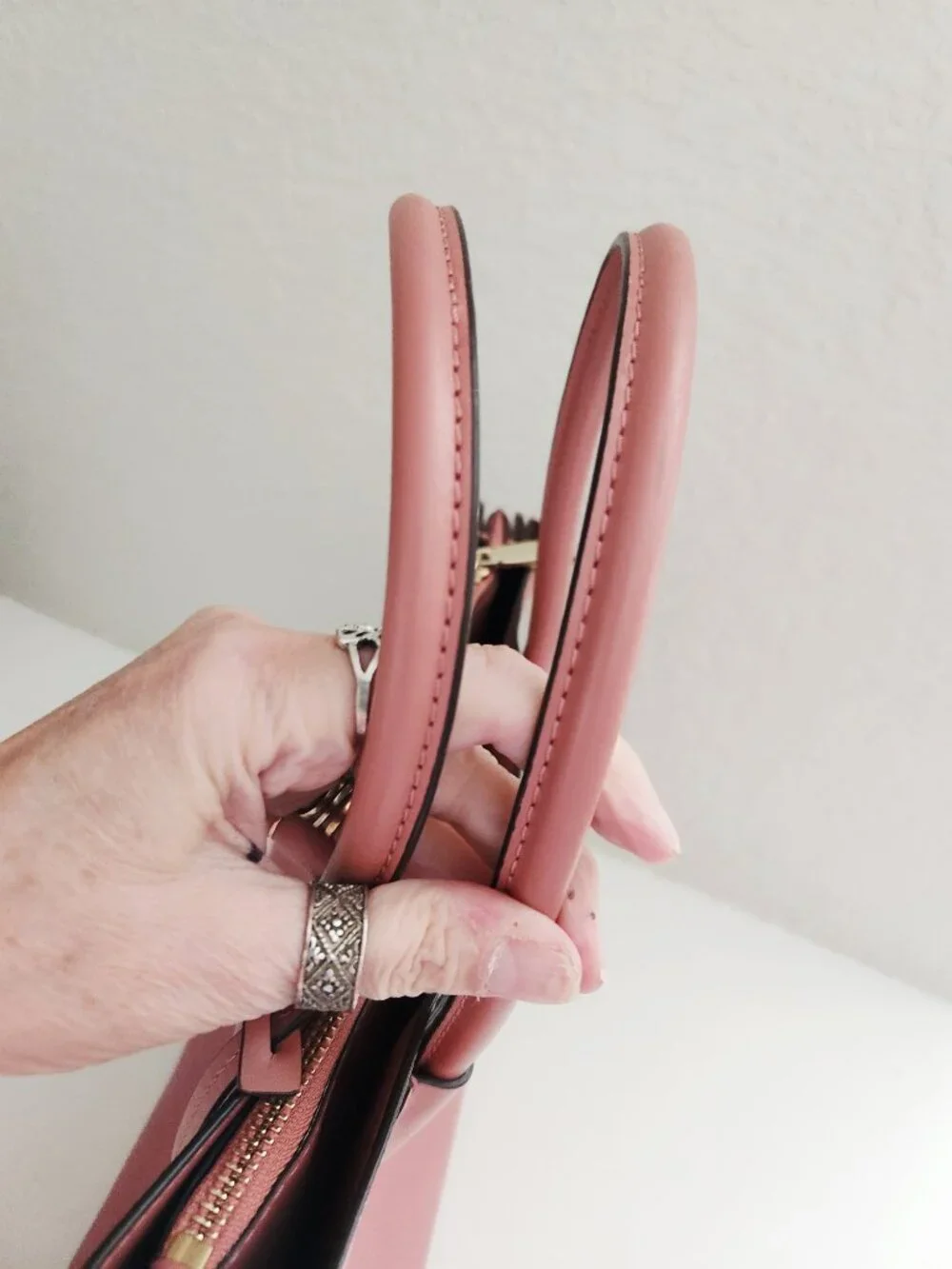 Like New Michael Kors Rose Leather Shoulder Bag Purse